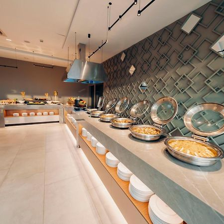 Wyndham Quito Airport Hotel Puembo Bagian luar foto