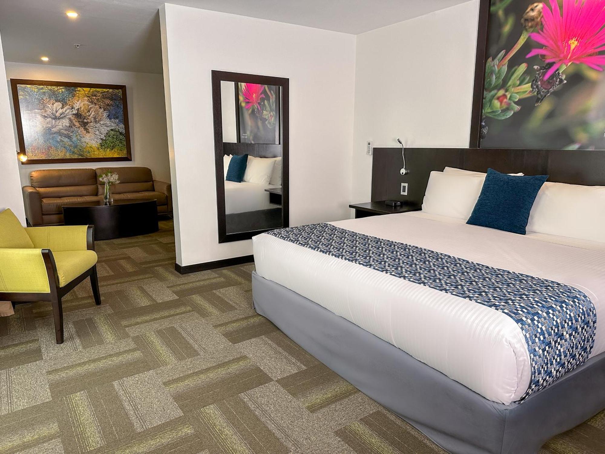 Wyndham Quito Airport Hotel Puembo Bagian luar foto A room at the hotel