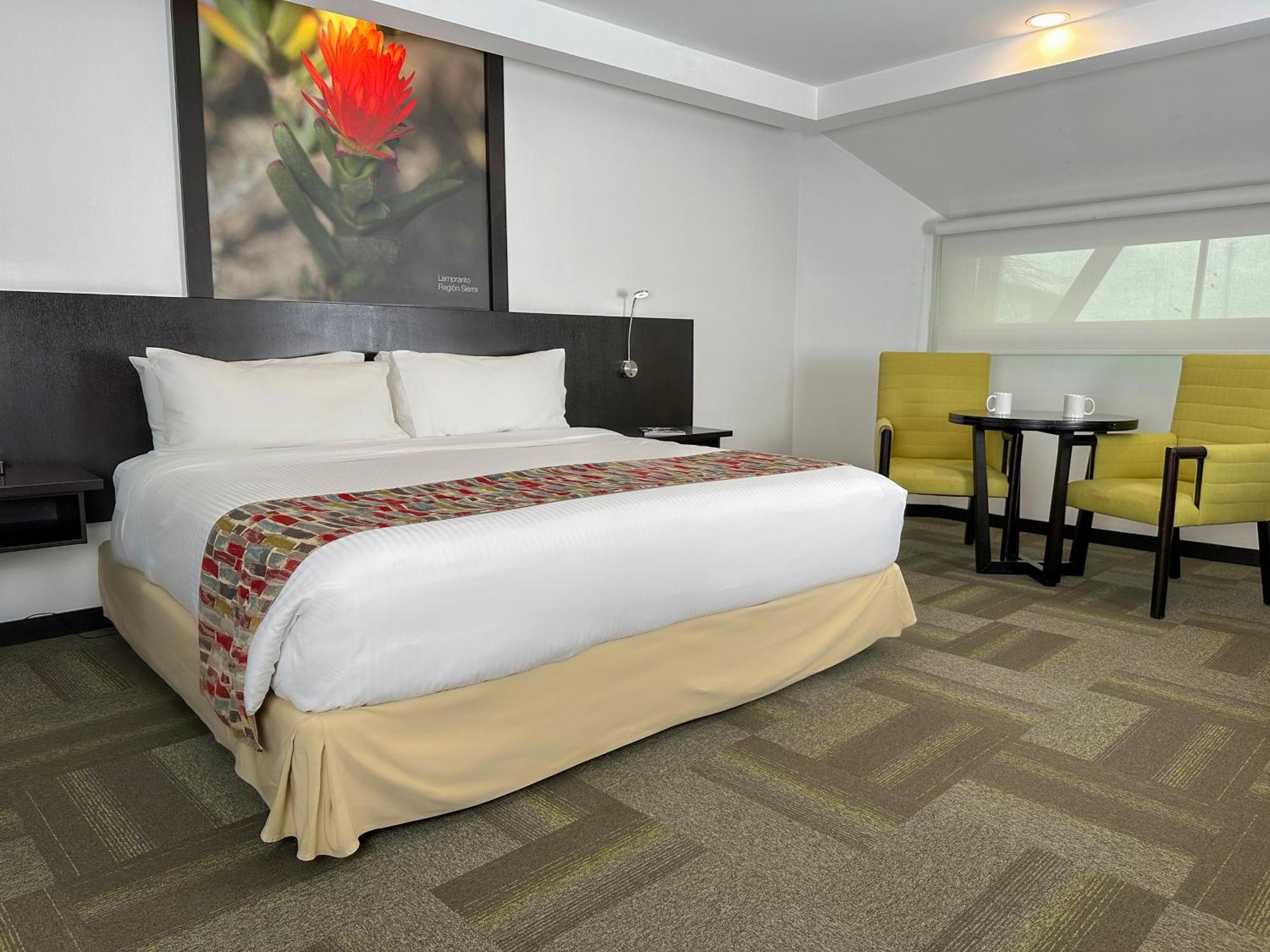 Wyndham Quito Airport Hotel Puembo Bagian luar foto