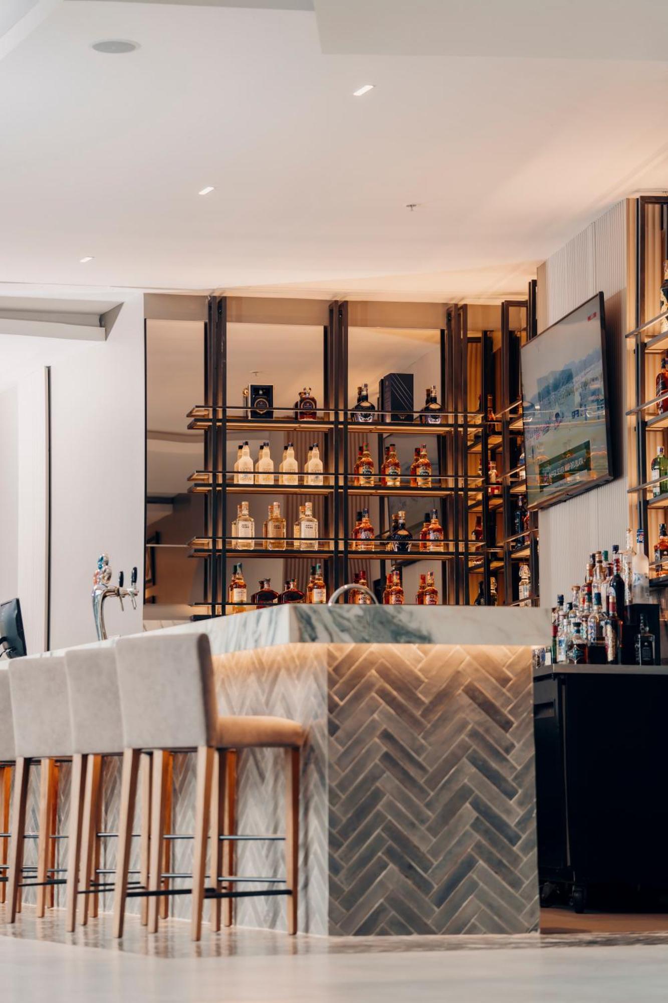 Wyndham Quito Airport Hotel Puembo Bagian luar foto