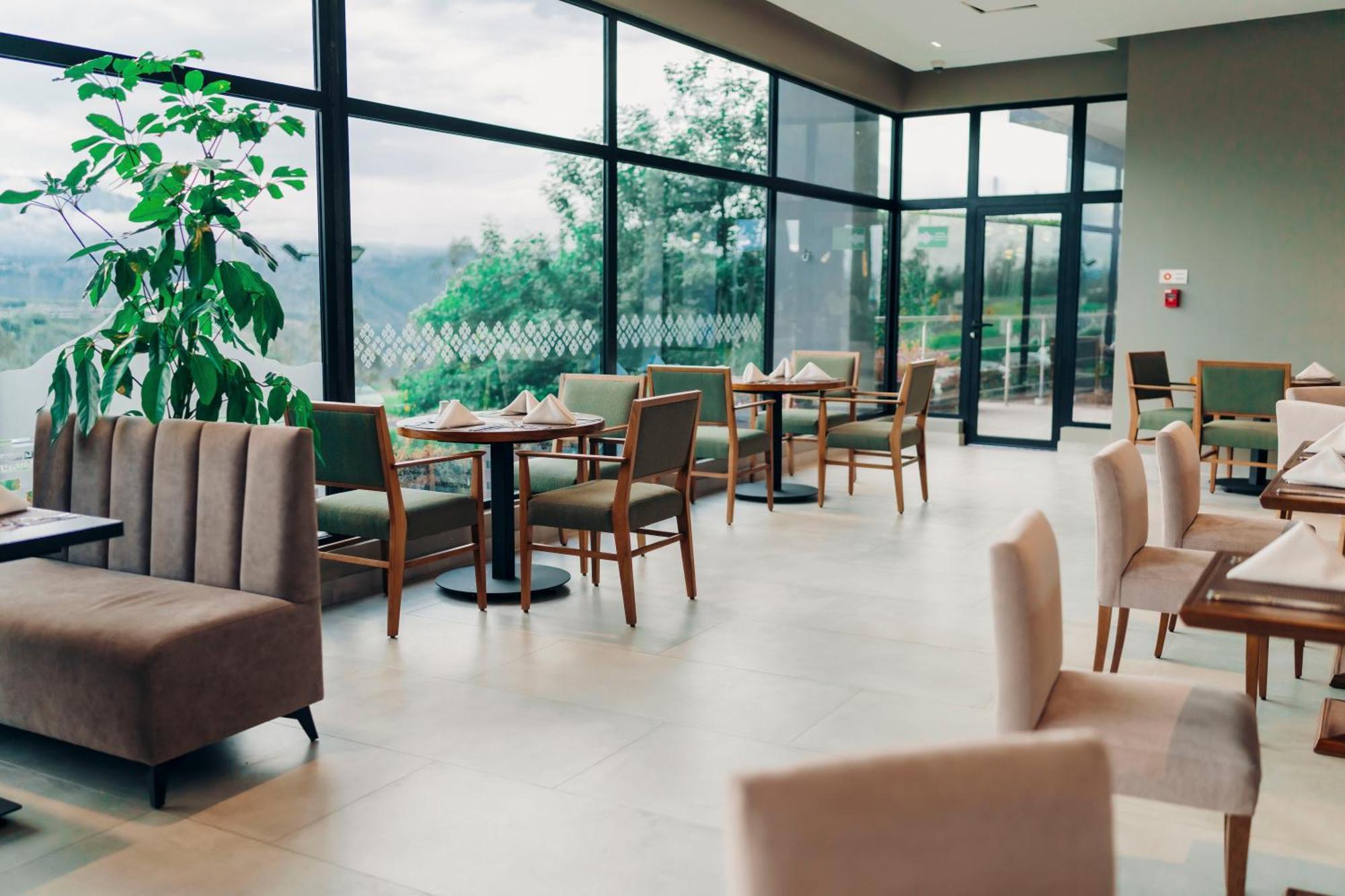 Wyndham Quito Airport Hotel Puembo Bagian luar foto