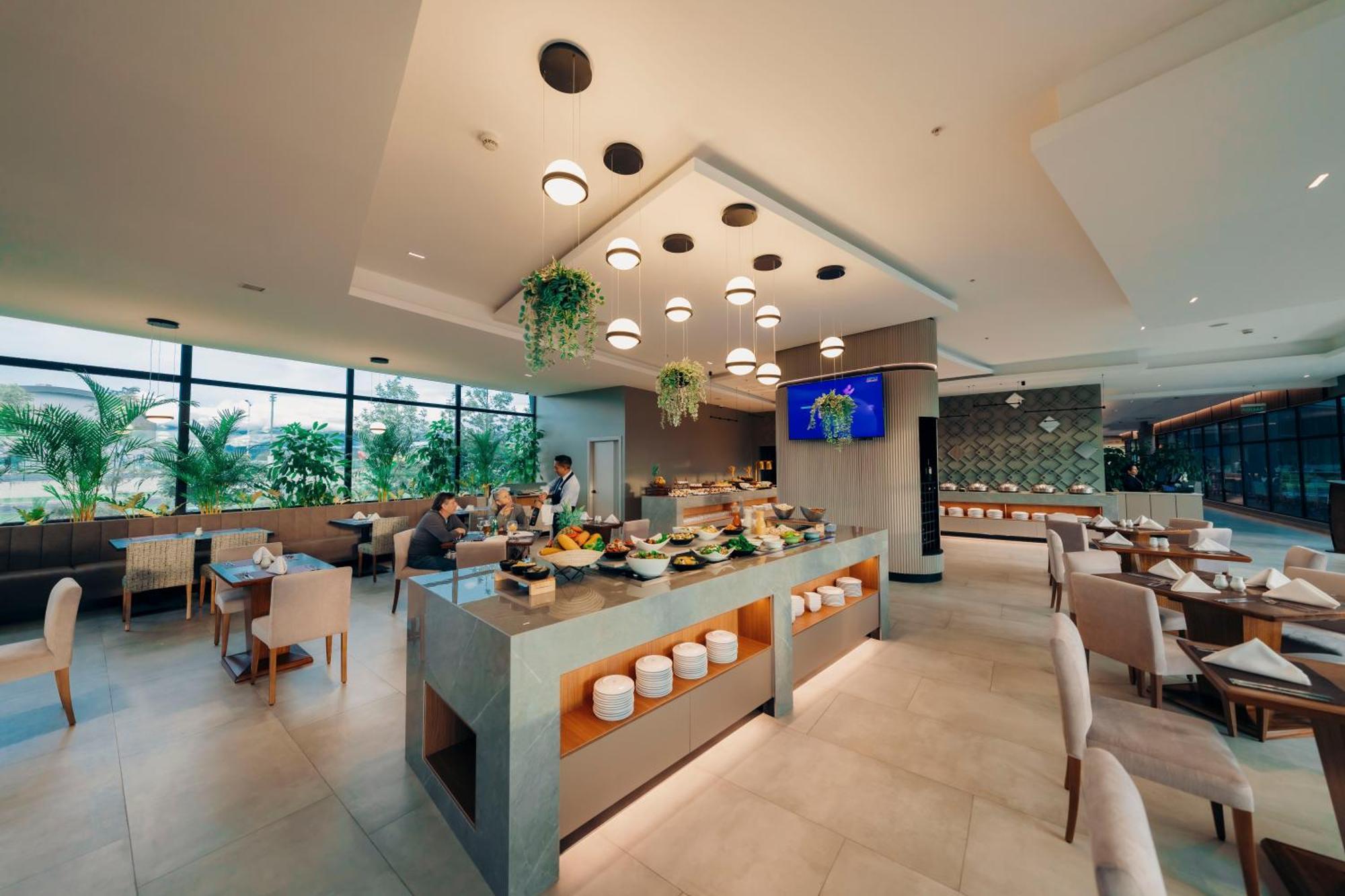 Wyndham Quito Airport Hotel Puembo Bagian luar foto