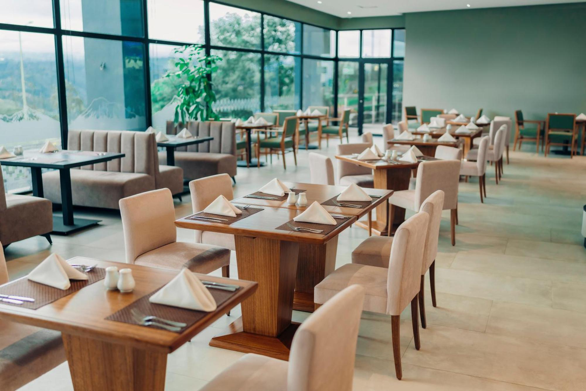 Wyndham Quito Airport Hotel Puembo Bagian luar foto