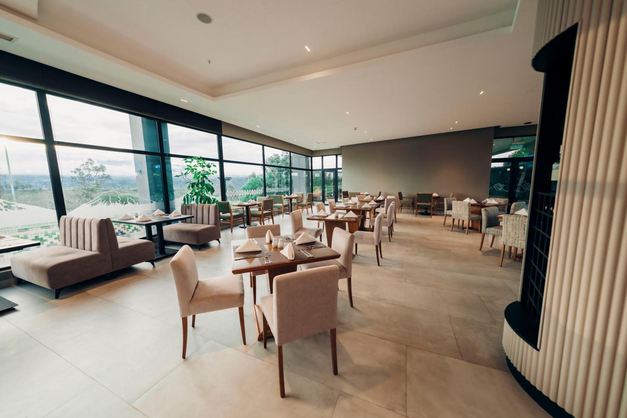 Wyndham Quito Airport Hotel Puembo Bagian luar foto